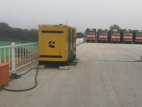 乌兰电力系统的稳定性和设备兼容性如何影响发电机组的频率规格？