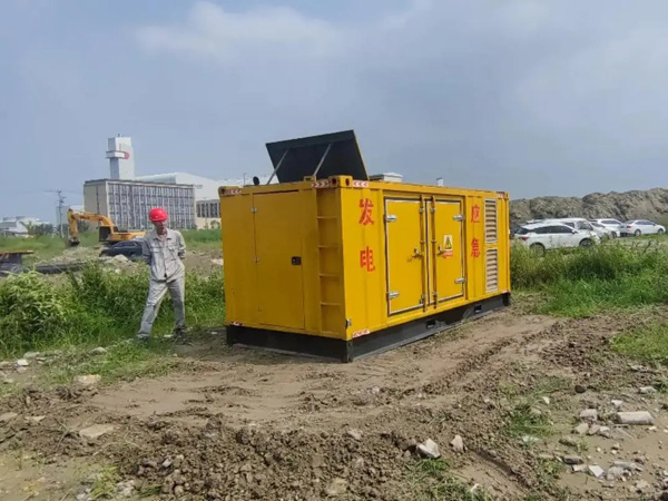 乌兰200KW柴油发电机机组每小时的油耗量受哪些因素影响？